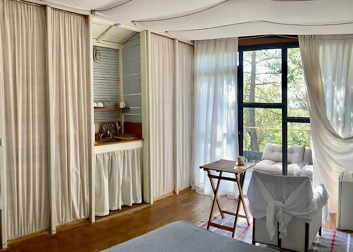 Sens Bed and Breakfast 3*