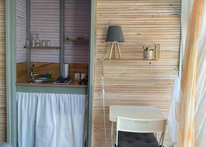 Bed and Breakfast Sens