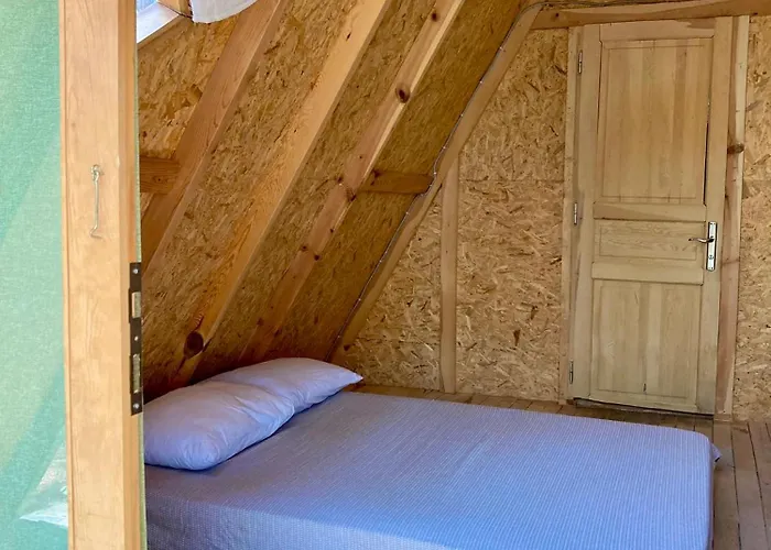 Bed and Breakfast Sens 3*