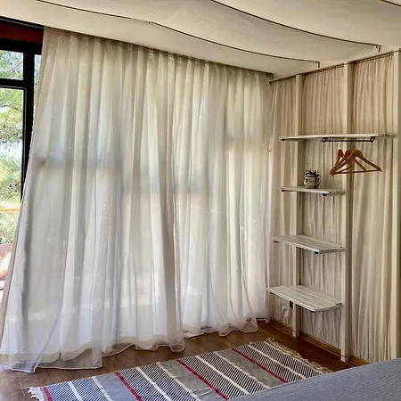 Bed and Breakfast Sens 3*